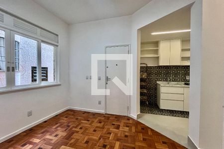 Sala de apartamento à venda com 2 quartos, 50m² em Jardim Botânico, Rio de Janeiro