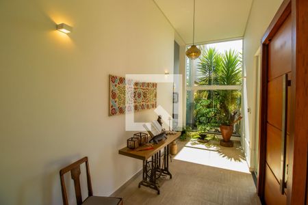 Hall de entrada de casa de condomínio para alugar com 5 quartos, 660m² em São Paulo Ii, Cotia