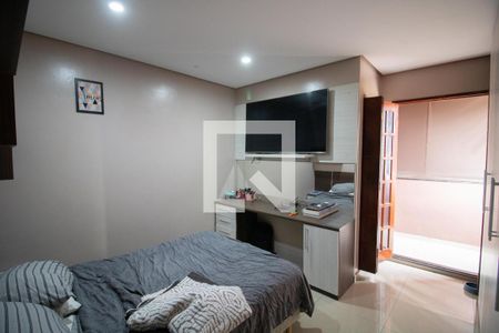 QUARTO SUÍTE 1 de casa à venda com 4 quartos, 267m² em Parque Peruche, São Paulo