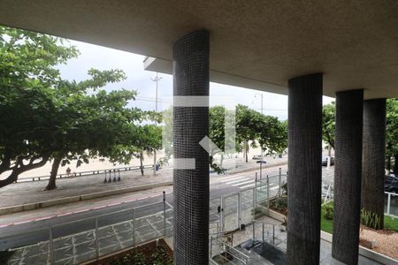 Vista de apartamento para alugar com 3 quartos, 128m² em Centro, Guarujá