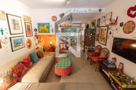 SALA de casa de condomínio à venda com 3 quartos, 128m² em Bairro das Palmeiras, Campinas