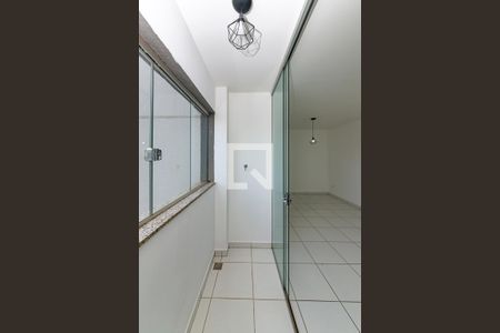 Varanda de apartamento à venda com 2 quartos, 55m² em Estrela do Oriente, Belo Horizonte