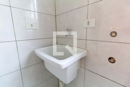 Sala, Cozinha e área de serviço de casa para alugar com 1 quarto, 30m² em Vila Euthalia, São Paulo