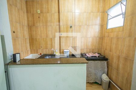 cozinha de casa para alugar com 2 quartos, 80m² em Glória, Belo Horizonte