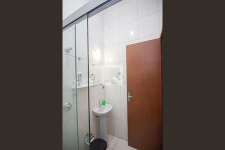 Banheiro da Suíte de casa para alugar com 3 quartos, 120m² em Sapucaias, Contagem