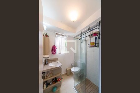 Banheiro de apartamento para alugar com 2 quartos, 54m² em Vila Guarará, Santo André