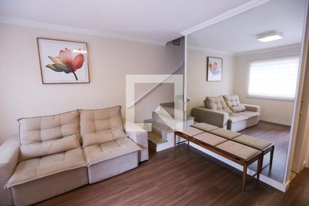 Sala de casa de condomínio para alugar com 2 quartos, 71m² em Vila Clarice, São Paulo