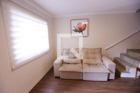 Sala de casa de condomínio para alugar com 2 quartos, 71m² em Vila Clarice, São Paulo