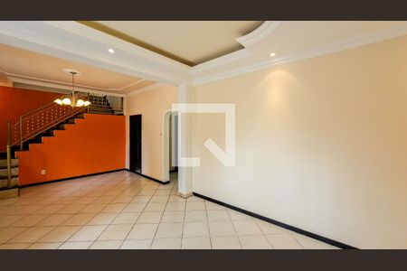 Sala de casa para alugar com 4 quartos, 260m² em União, Belo Horizonte