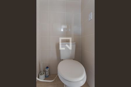 Banheiro de apartamento para alugar com 1 quarto, 64m² em Jardim Dona Leopoldina, Porto Alegre