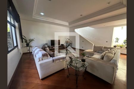 Sala de casa de condomínio para alugar com 7 quartos, 833m² em Jardim Paulista, Barueri
