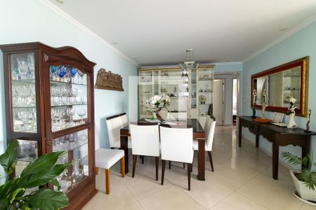 Sala de apartamento para alugar com 3 quartos, 175m² em Vila Itapura, Campinas