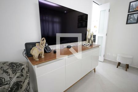 Sala de casa de condomínio à venda com 2 quartos, 88m² em Utinga, Santo André