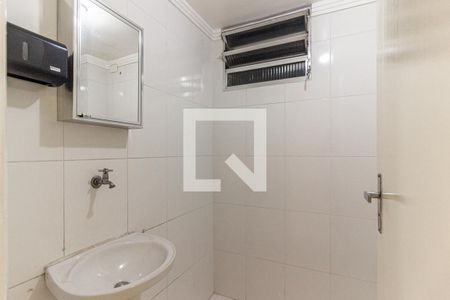 Banheiro de kitnet/studio para alugar com 1 quarto, 35m² em Santa Ifigênia, São Paulo