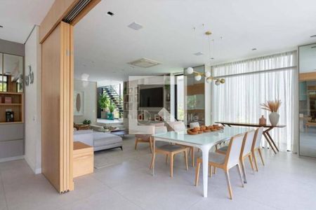 Casa à venda com 4 quartos, 420m² em Centro Comercial Jubran, Barueri