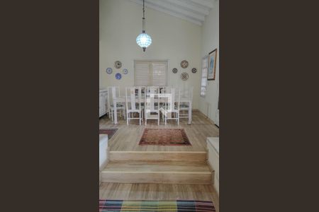 Casa para alugar com 4 quartos, 400m² em Granja Viana, Cotia