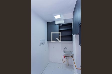 Sala, cozinha e área de serviço de apartamento para alugar com 2 quartos, 35m² em Jardim Pereira Leite, São Paulo
