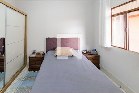 Quarto 1 de casa à venda com 3 quartos, 303m² em Caiçara-adelaide, Belo Horizonte