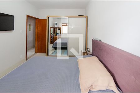 Quarto 1 de casa à venda com 3 quartos, 303m² em Caiçara-adelaide, Belo Horizonte