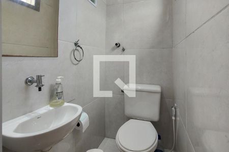 Banheiro da suite de apartamento para alugar com 2 quartos, 80m² em Balneario Flórida, Praia Grande