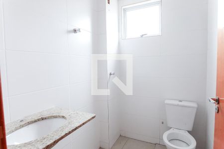 Banheiro Social de apartamento à venda com 2 quartos, 70m² em Morro do Confisco, Contagem