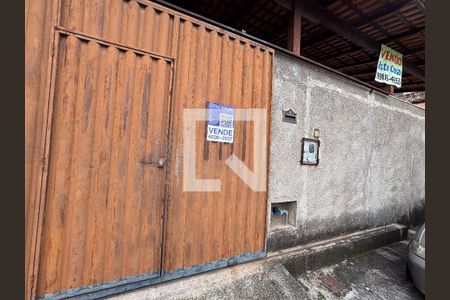 Casa à venda com 3 quartos, 200m² em Lindéia, Contagem