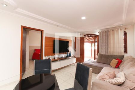 Casa à venda com 3 quartos, 200m² em Lindéia, Contagem