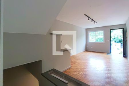 Sala de casa de condomínio para alugar com 2 quartos, 120m² em Pinheiros, São Paulo