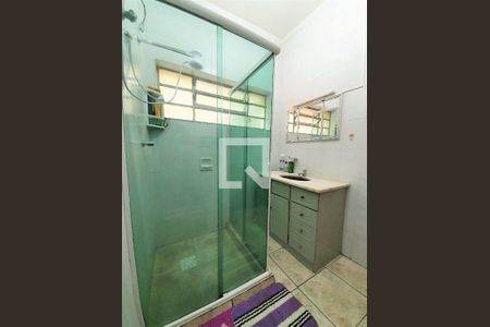 Banheiro de apartamento à venda com 3 quartos, 103m² em Floresta, Porto Alegre