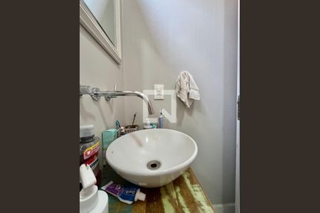 Banheiro de casa de condomínio à venda com 4 quartos, 340m² em Conjunto Habitacional Vila Santana (sousas), Campinas