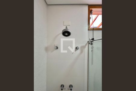 Banheiro de casa de condomínio à venda com 4 quartos, 340m² em Conjunto Habitacional Vila Santana (sousas), Campinas