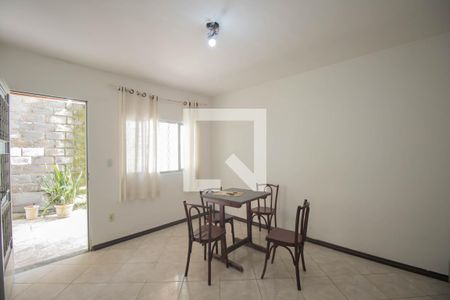Sala de casa para alugar com 3 quartos, 250m² em Covanca, São Gonçalo