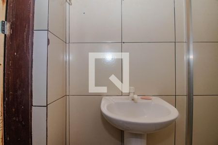 Banheiro de casa de condomínio para alugar com 1 quarto, 38m² em Sarandi, Porto Alegre