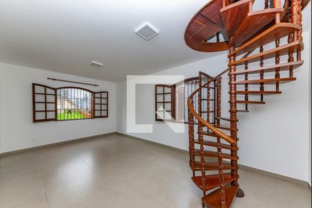 Sala 1 de casa para alugar com 5 quartos, 525m² em Palmeiras , Belo Horizonte