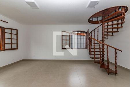 Sala 1 de casa para alugar com 5 quartos, 525m² em Palmeiras , Belo Horizonte