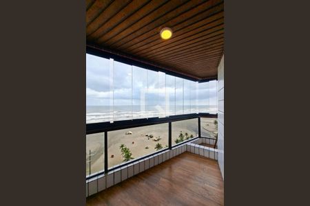 Sacada de apartamento para alugar com 3 quartos, 120m² em Guilhermina, Praia Grande
