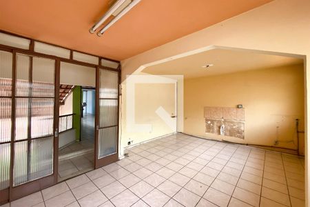 Sala de casa para alugar com 3 quartos, 256m² em Santa Efigênia, Belo Horizonte