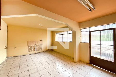 Sala de casa para alugar com 3 quartos, 256m² em Santa Efigênia, Belo Horizonte