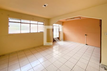 Sala de casa para alugar com 3 quartos, 256m² em Santa Efigênia, Belo Horizonte