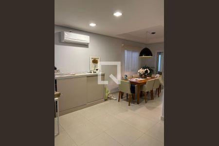 Sala de casa de condomínio à venda com 3 quartos, 170m² em Parque Jambeiro, Campinas