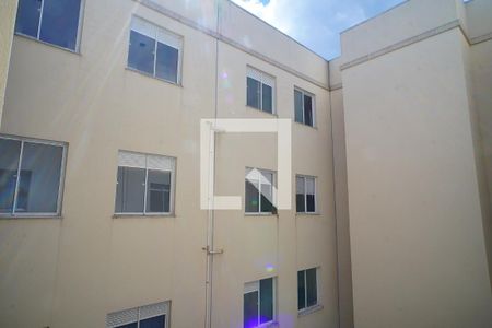 Sala _Vista de apartamento para alugar com 2 quartos, 40m² em Santa Fé, Porto Alegre