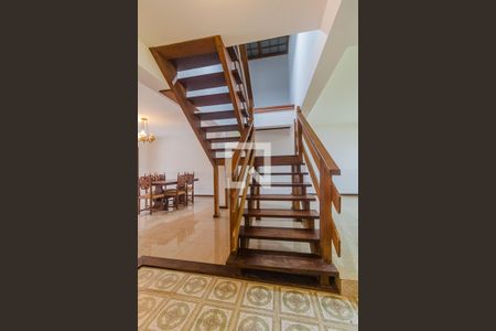 Casa para alugar com 4 quartos, 334m² em Guarujá, Porto Alegre