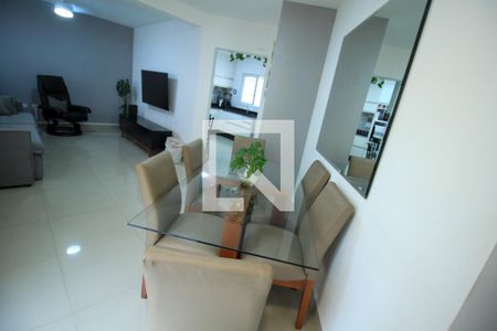 Casa à venda com 3 quartos, 114m² em Água Rasa, São Paulo