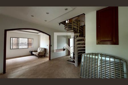 Casa à venda com 5 quartos, 130m² em Jardim Ivana, São Paulo