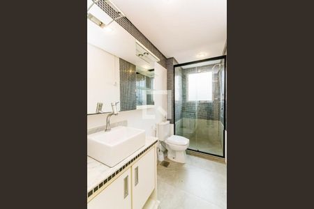 Banheiro de apartamento para alugar com 2 quartos, 84m² em Santana, Porto Alegre