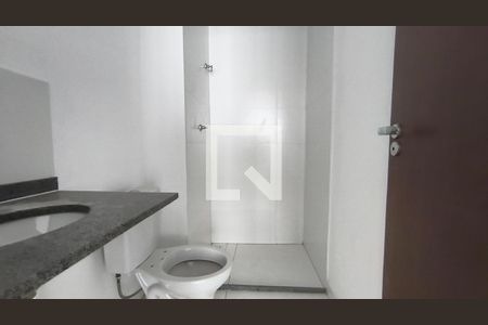 Banheiro de kitnet/studio para alugar com 1 quarto, 25m² em Ipiranga, São Paulo