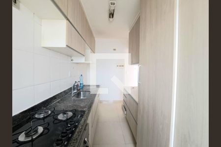 Cozinha de apartamento para alugar com 2 quartos, 55m² em Jardim Roberto, Osasco