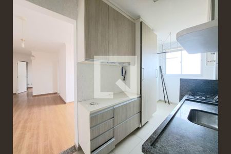 Cozinha de apartamento para alugar com 2 quartos, 55m² em Jardim Roberto, Osasco