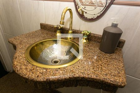 Lavabo de casa para alugar com 3 quartos, 250m² em Jardim Textil, São Paulo