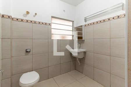 Banheiro de kitnet/studio para alugar com 1 quarto, 40m² em Santa Ifigênia, São Paulo